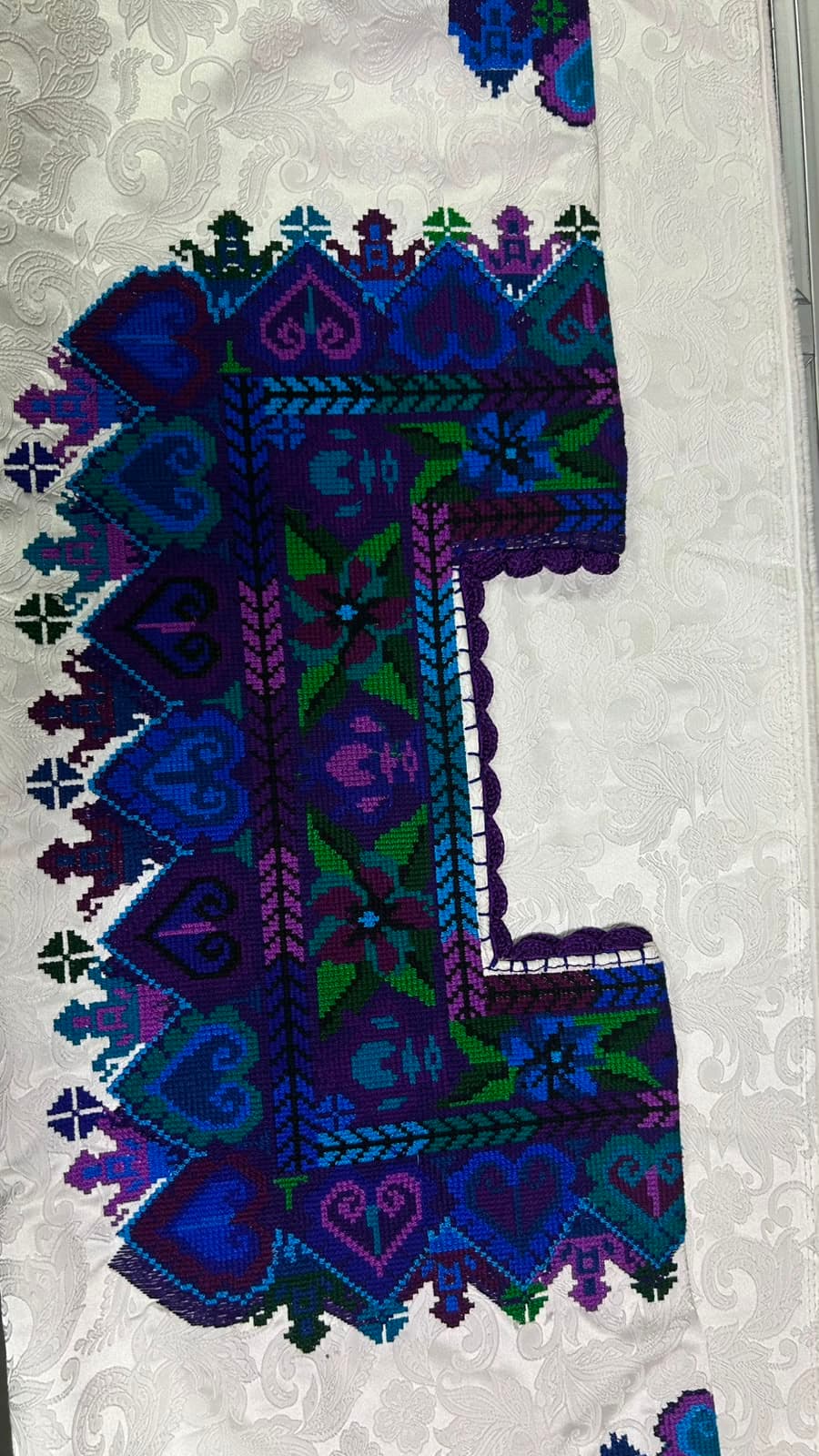 Güipil digital en azul y morado