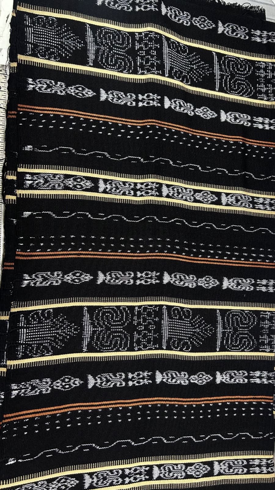 Perraje negro con beige y café