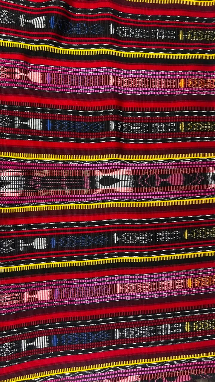Perraje con copas en rojo y rosado — fotografía 1 de 1