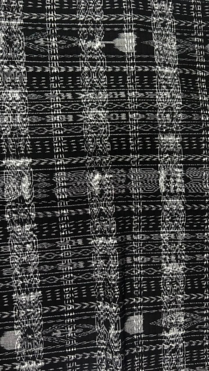 Corte negro de hilo alemán de labor cerrada — fotografía 1 de 1