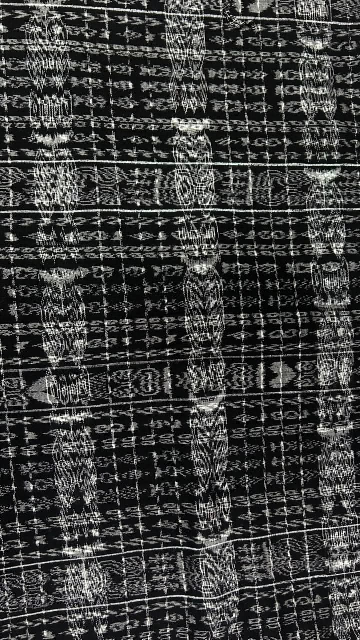 Corte San Cristóbal fino negro de líneas blancas — fotografía 1 de 1
