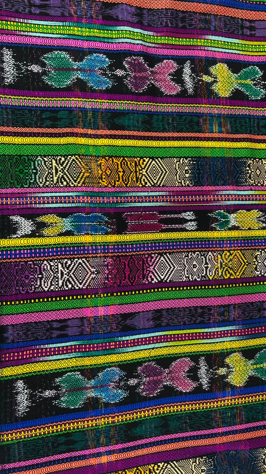 Corte Zacarías de hilo cristal sobre negro — fotografía 1 de 1